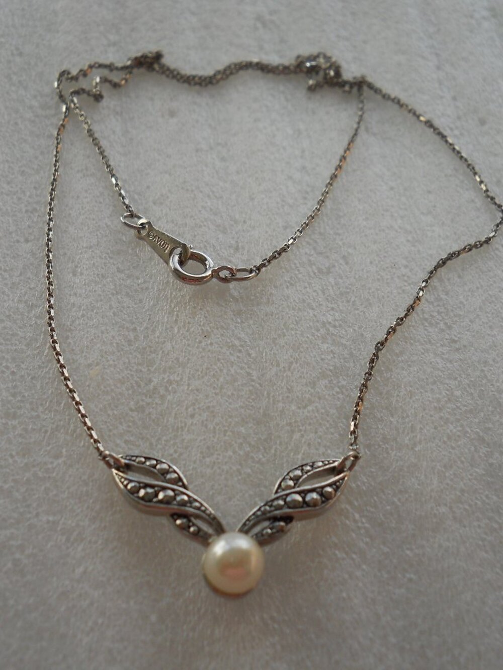Avon - Romantic Ensemble Necklace  730